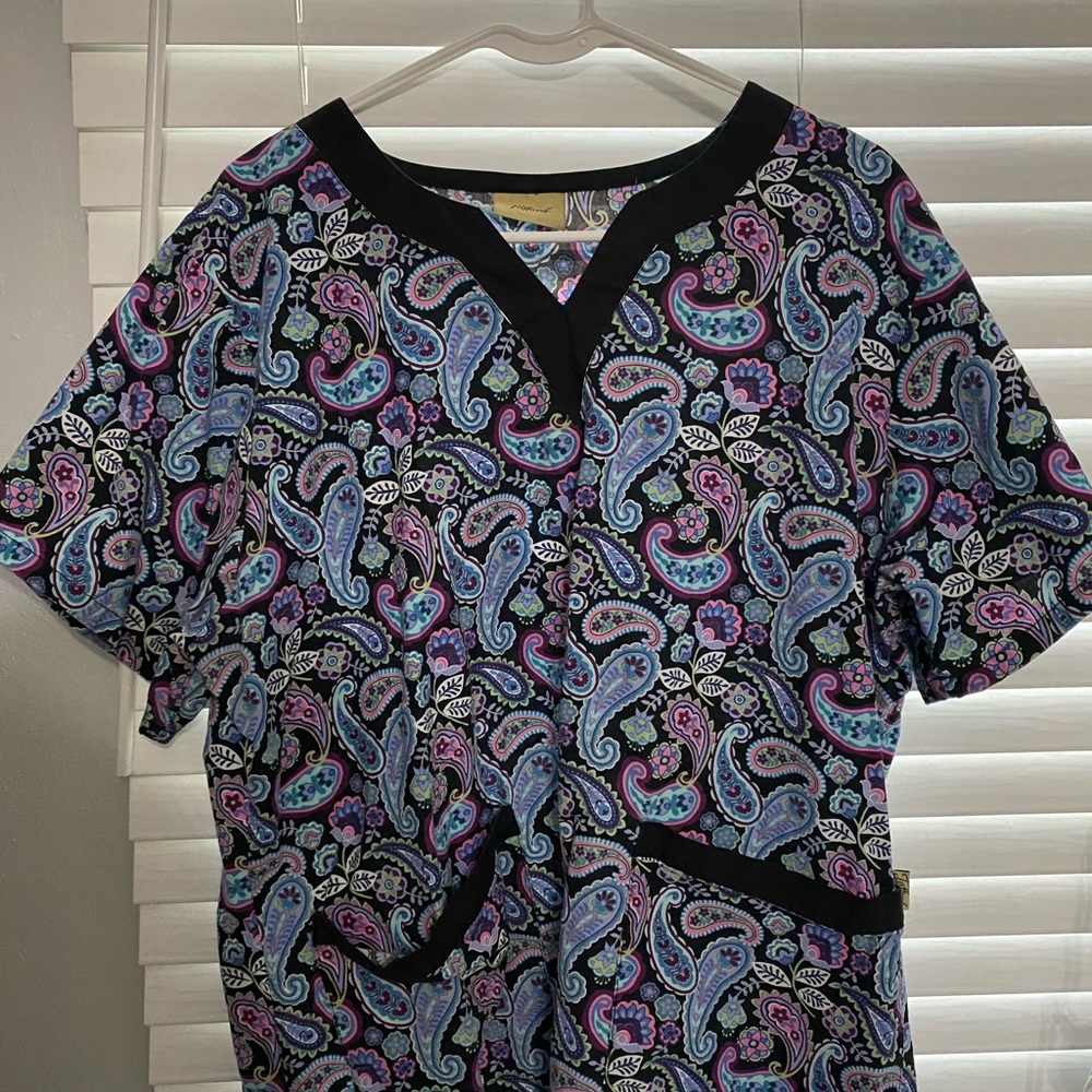 Scrub top